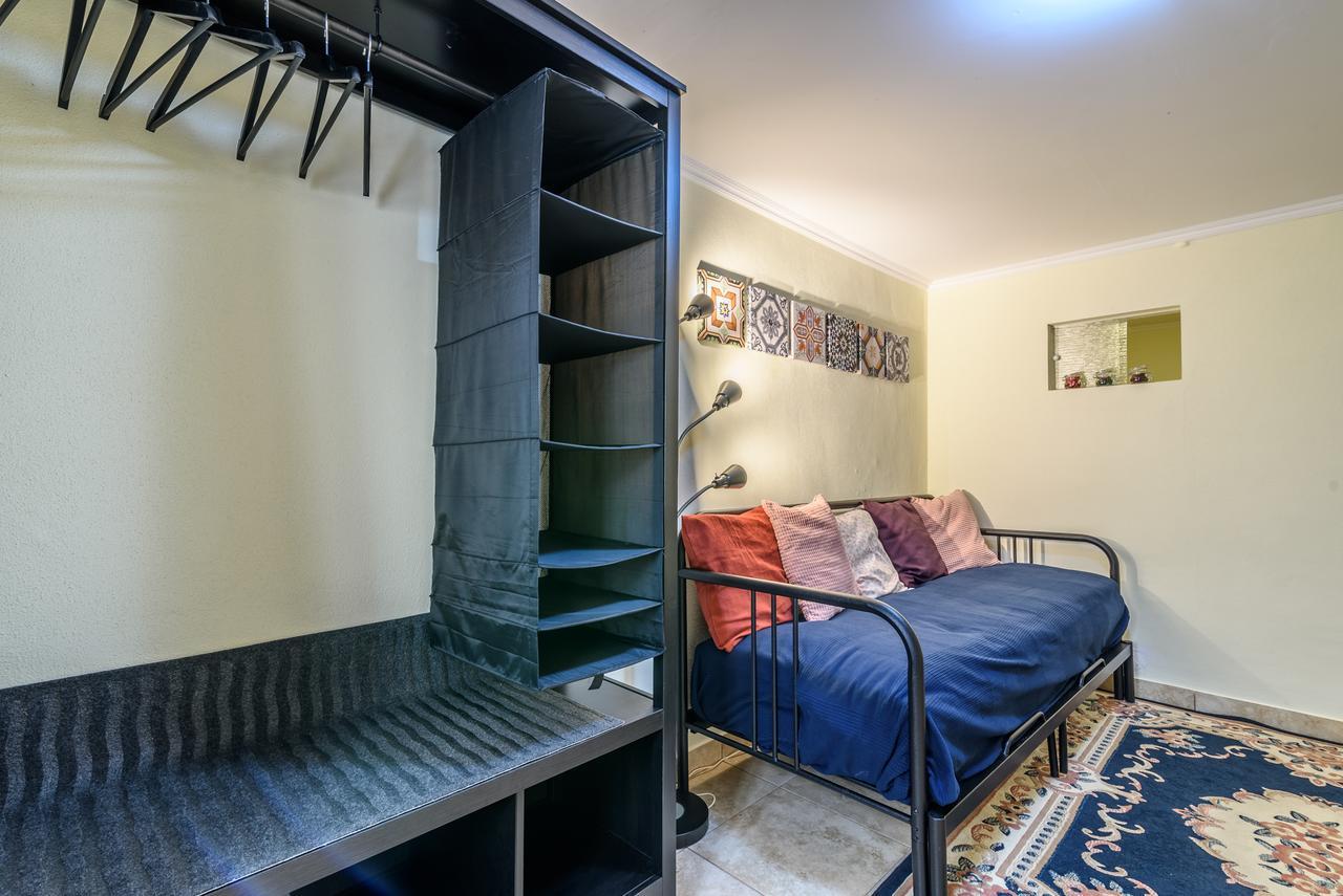 Cozy Flat With Terrace Appartamento Lisbona Esterno foto